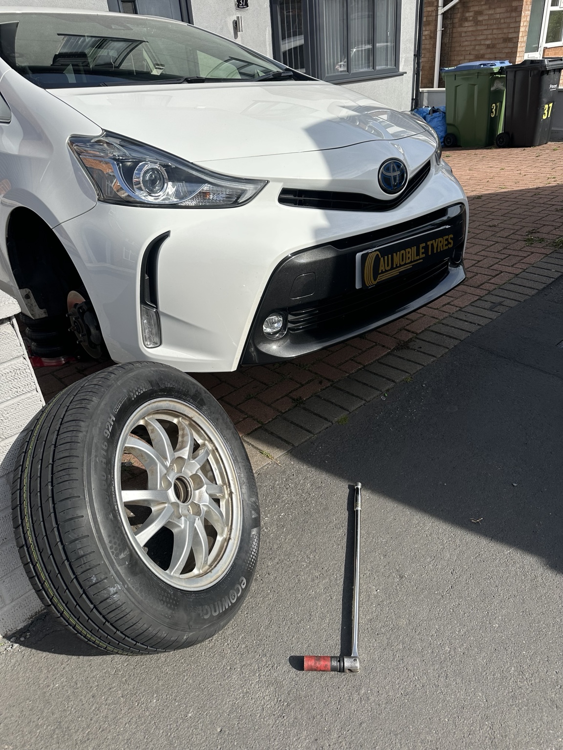 Toyota mobile tyre change